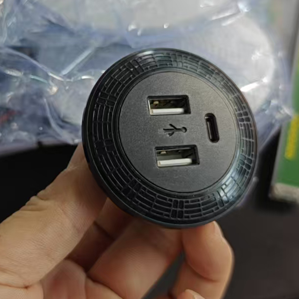 Multi-port USB Charger, 2A + Type-C, 5V/12V Optional, Various Colors Available and Customizable